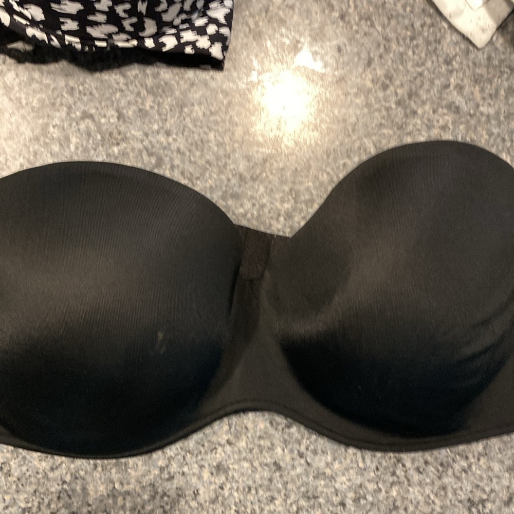 Bras - Picture 4 of 5